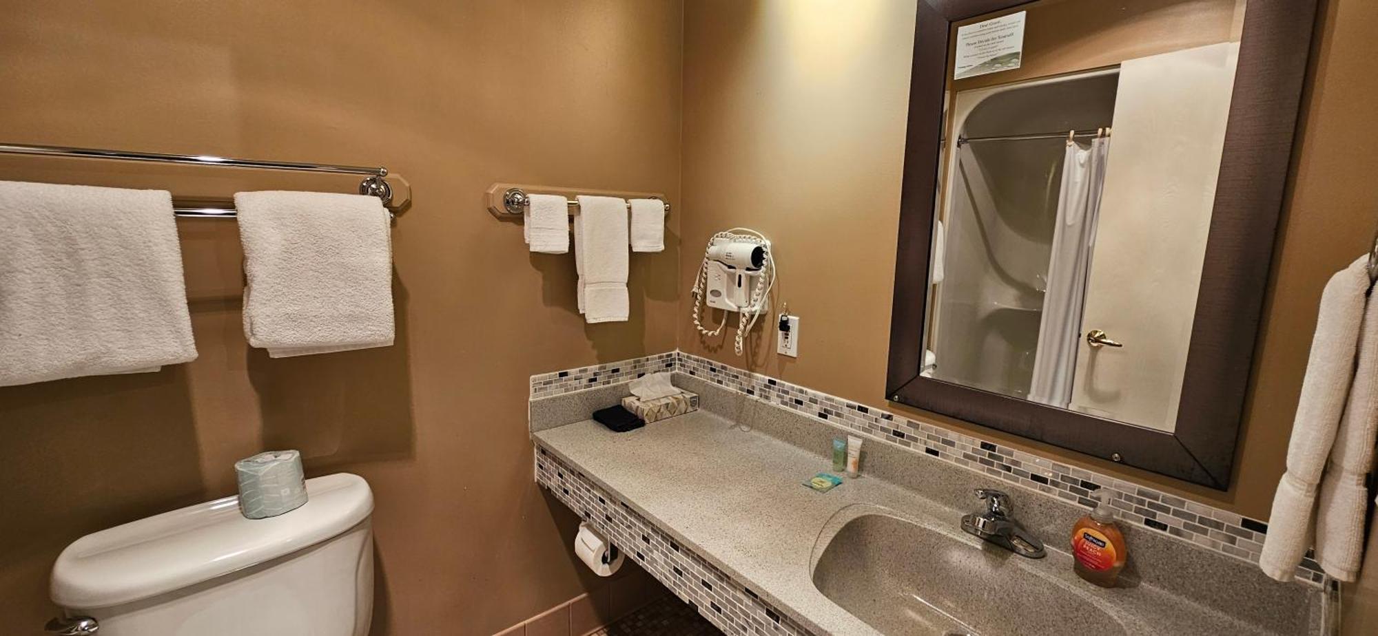 Chequamegon Lake Superior Lodge Bayfield Bagian luar foto