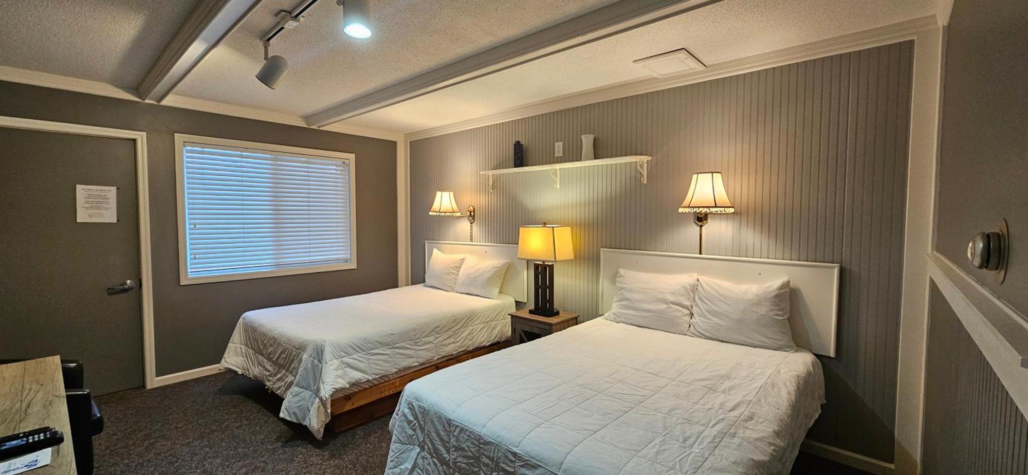 Chequamegon Lake Superior Lodge Bayfield Bagian luar foto