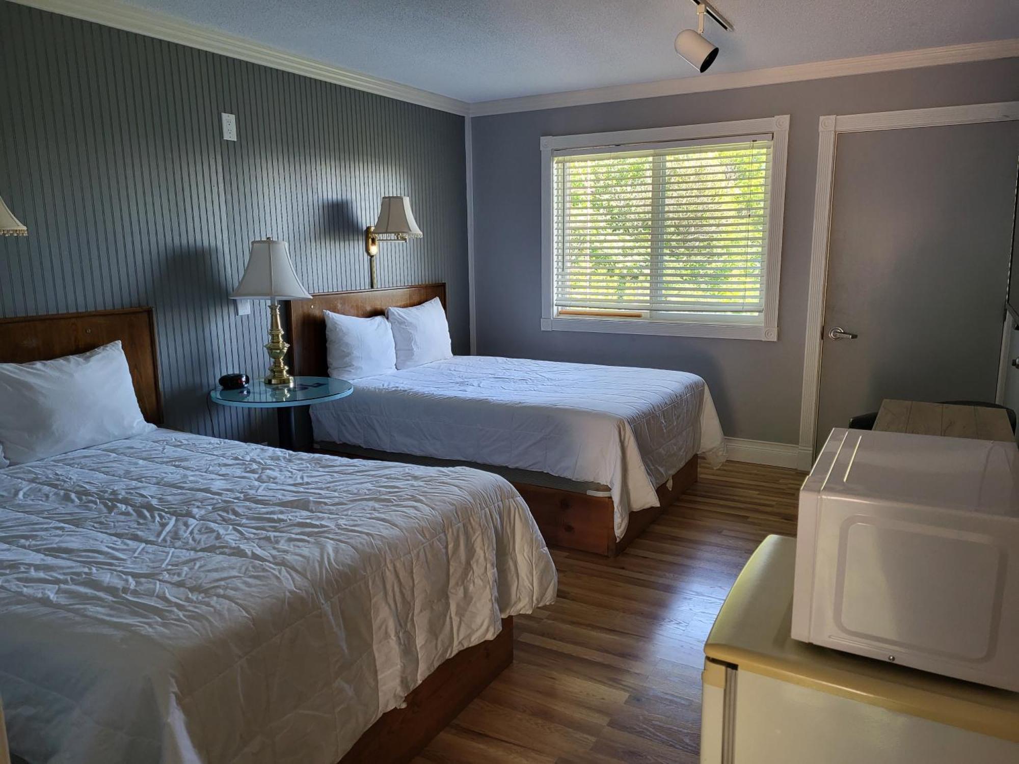 Chequamegon Lake Superior Lodge Bayfield Bagian luar foto