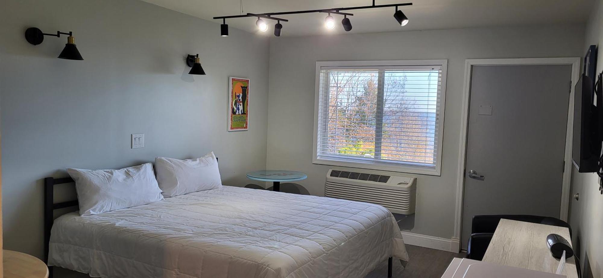 Chequamegon Lake Superior Lodge Bayfield Bagian luar foto